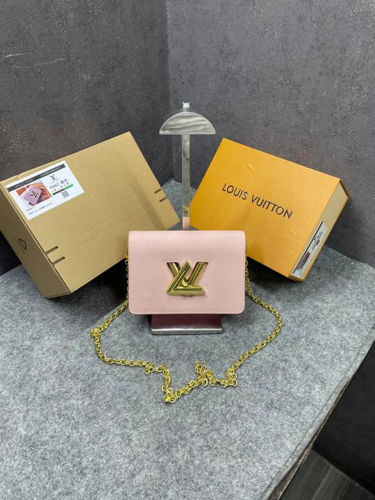 Louis Vuitton Twist MM Bag Crafted Epi Leather Sling Chain Strap Pink