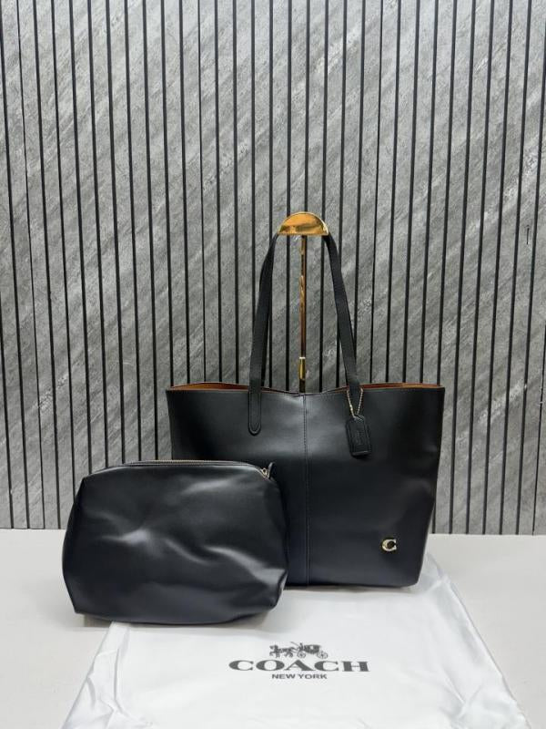 Coach North Tote bag With Pouch