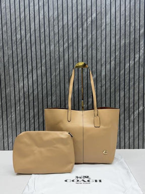 Coach North Tote bag With Pouch