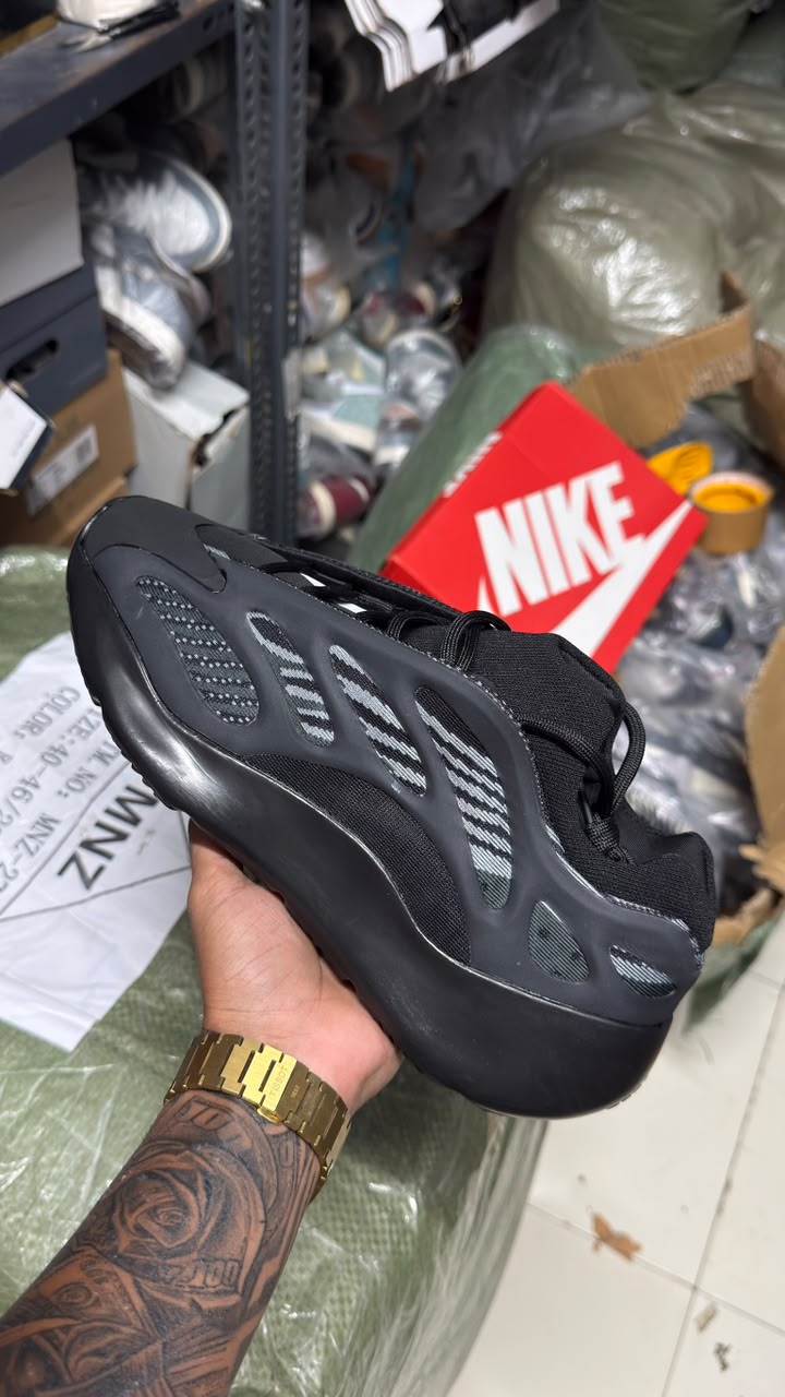 Yeezy 700 V3 'Alvah' (UA)