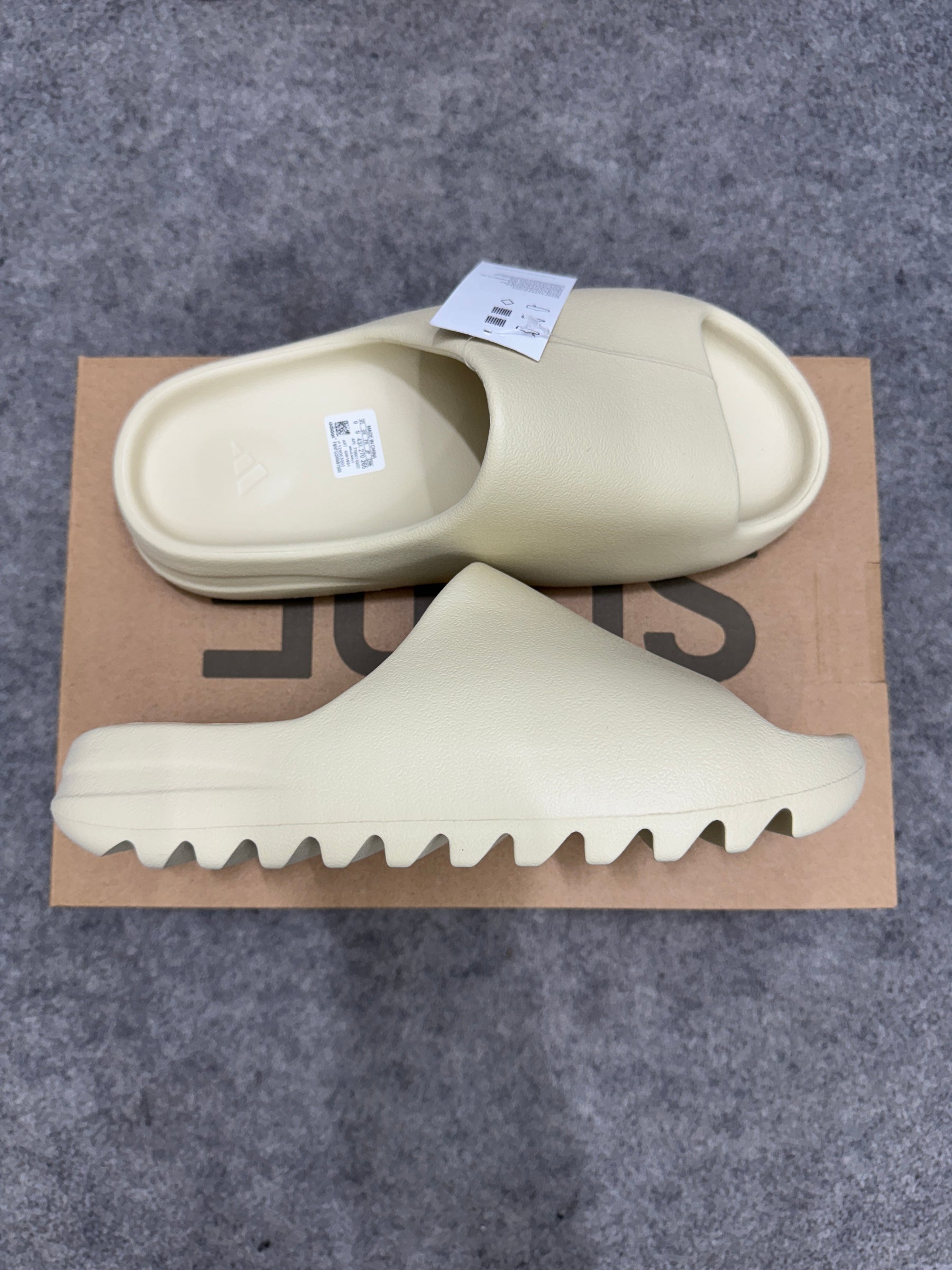 Yeezy slide 'BONE' (UA)