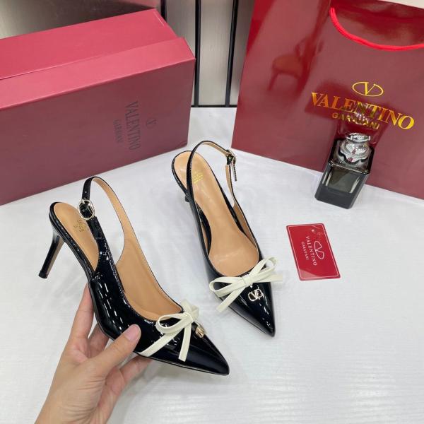 Valentino_Elegant_Womens_Back_Belt_Leather_With_Knot