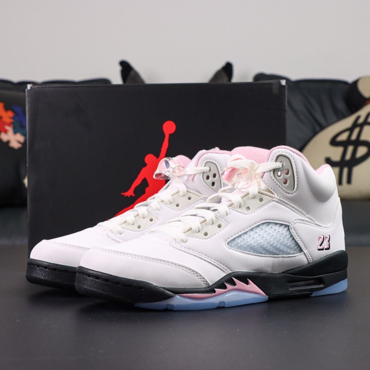 Retro 5 'Medium Soft Pink'