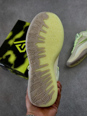Nike giannis freak 7 light khaki