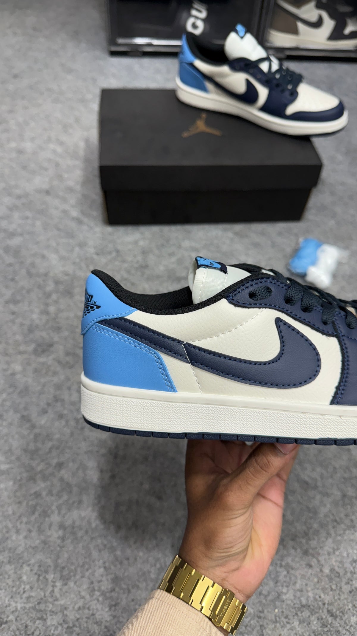 AJ1 Low 'Obsidian'