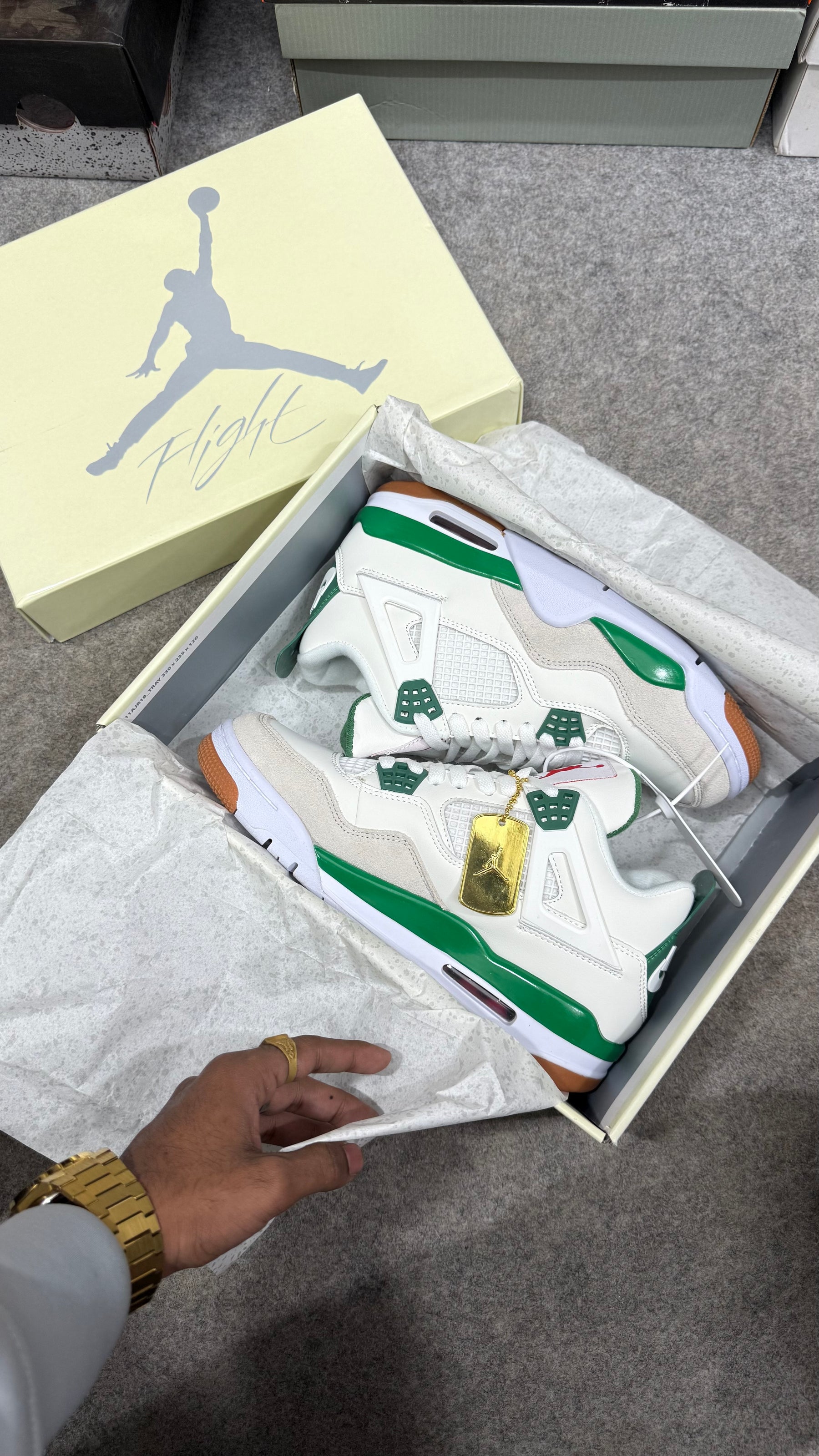 Retro 4 'Pine Green'