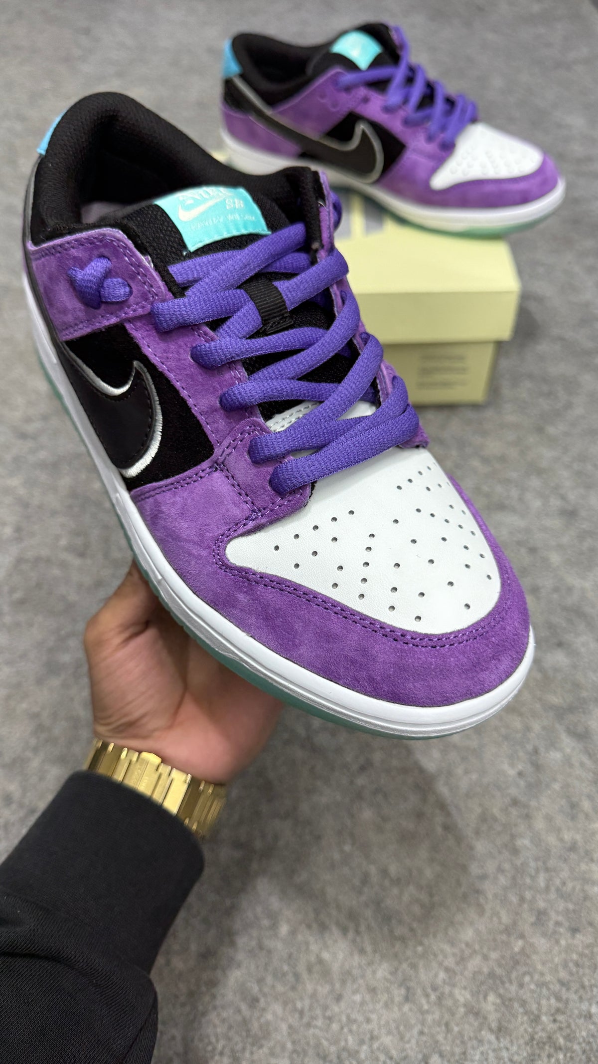 NIKE SB DUNK LOW PRO X HAYLEY WILSON BLACK AND COURT PURPLE
