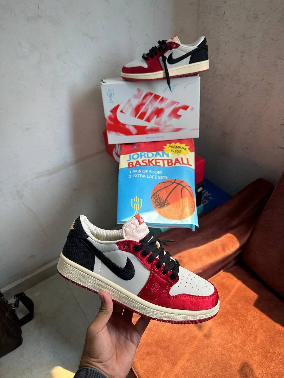 AJ 1 Low 'Trophy Room Away'