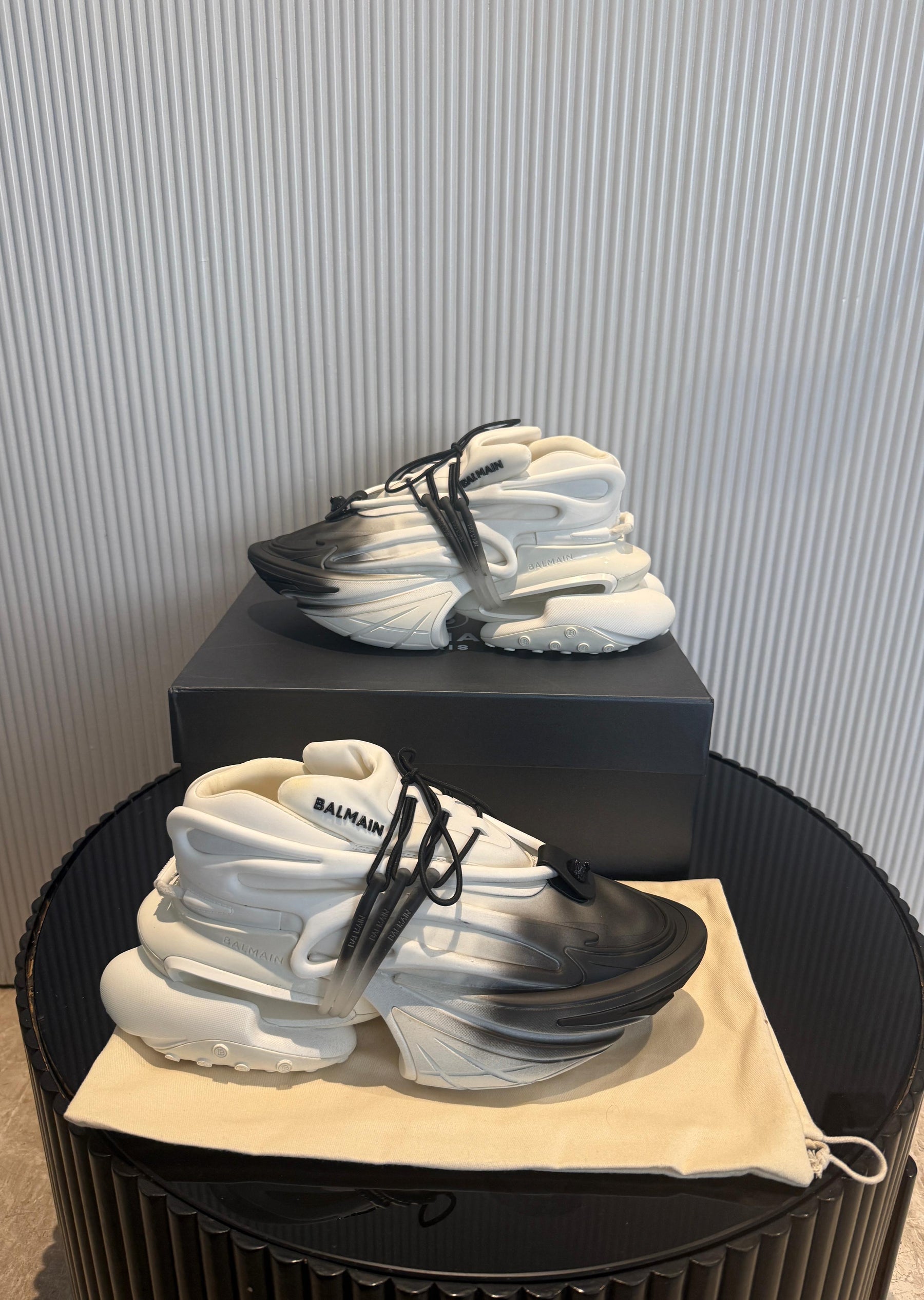 Balmain Unicorn Calfskin Black/White 👟