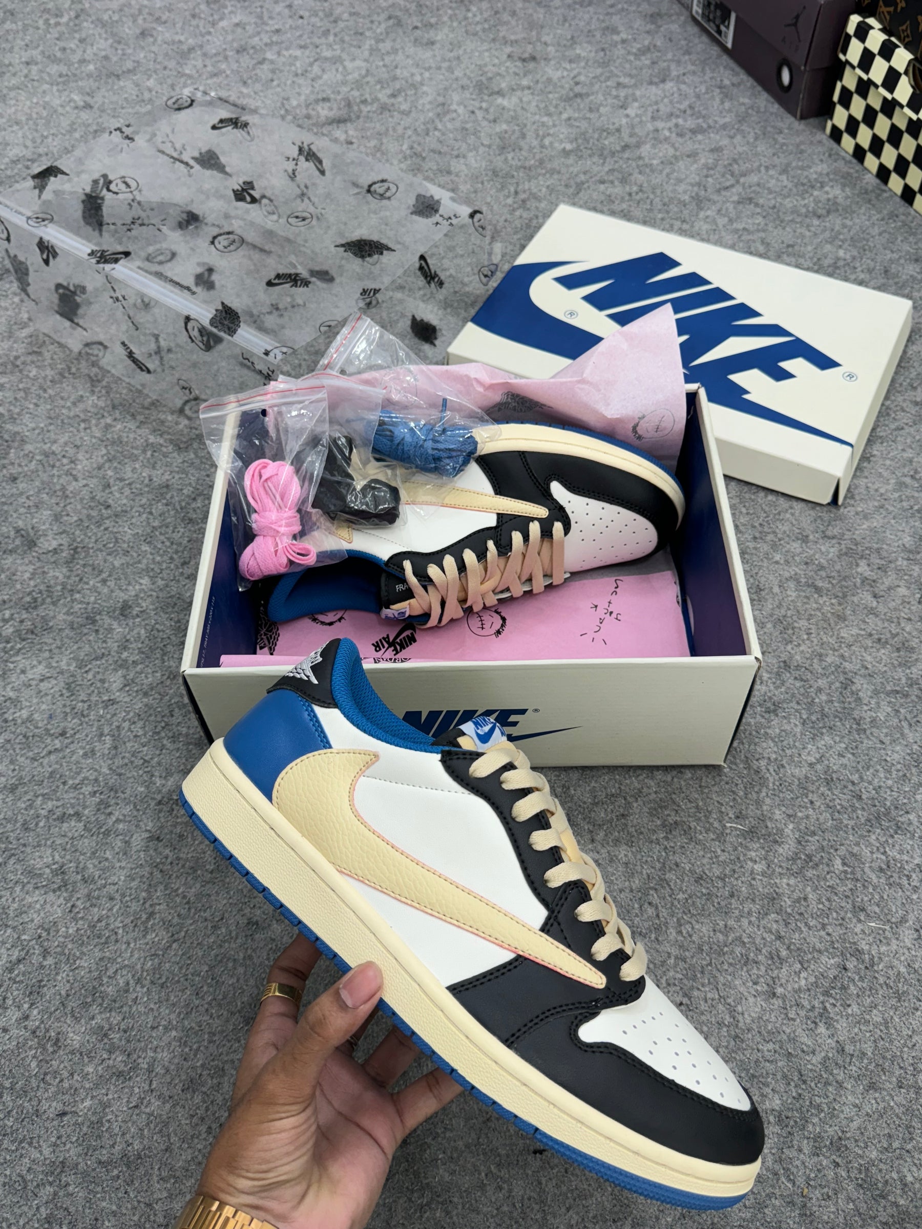 AJ 1 Low x Travis Scott 'Fragment'