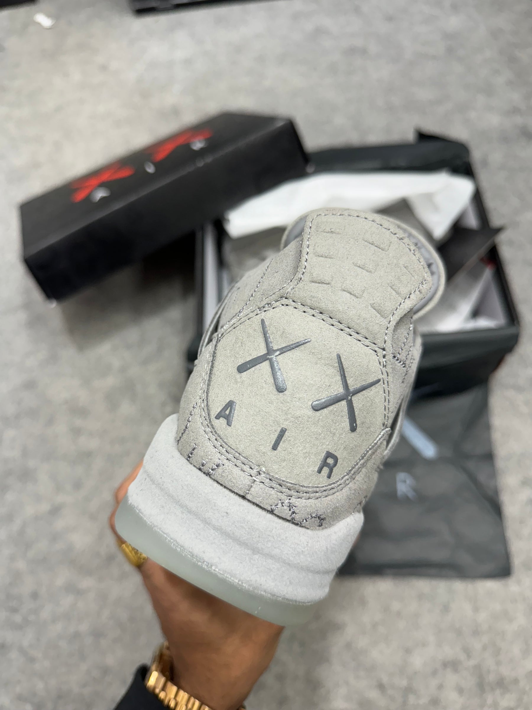 Retro 4 'KAWS' grey