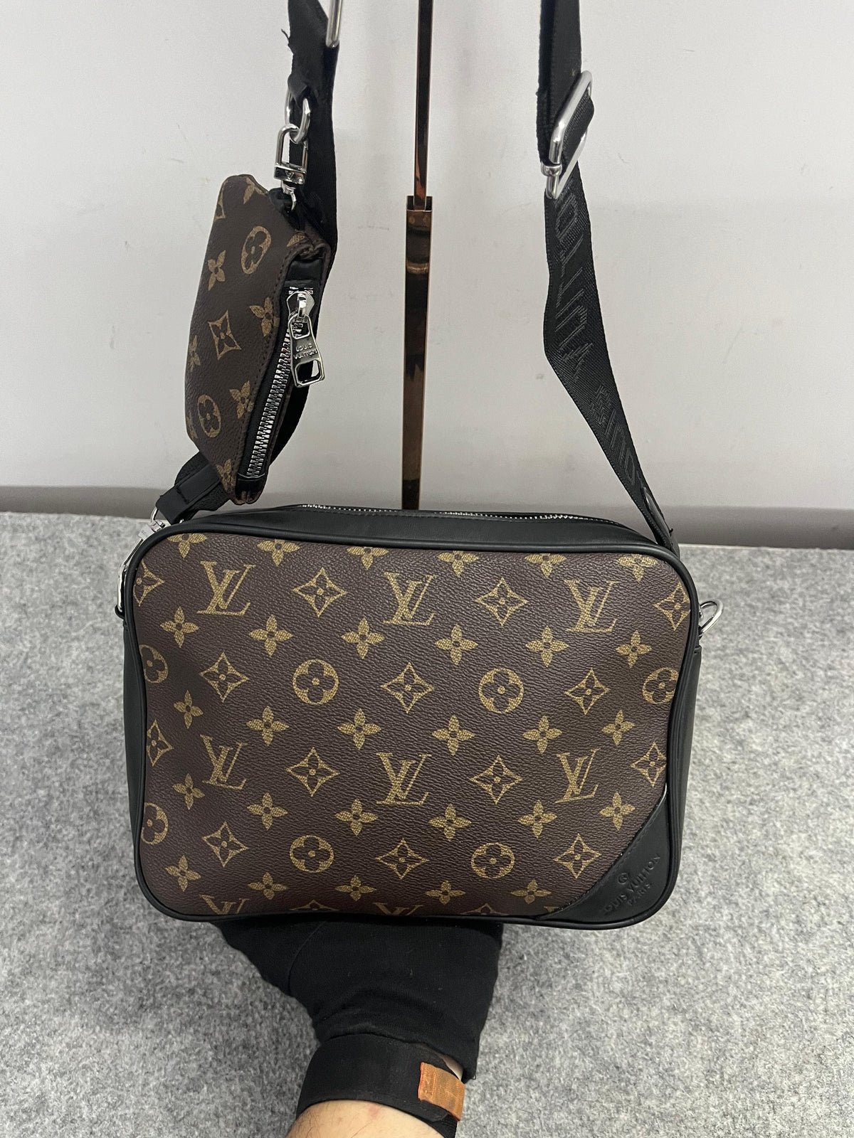 Louis Vuitton LV Messenger Bag Brown Monogram 🤎💯