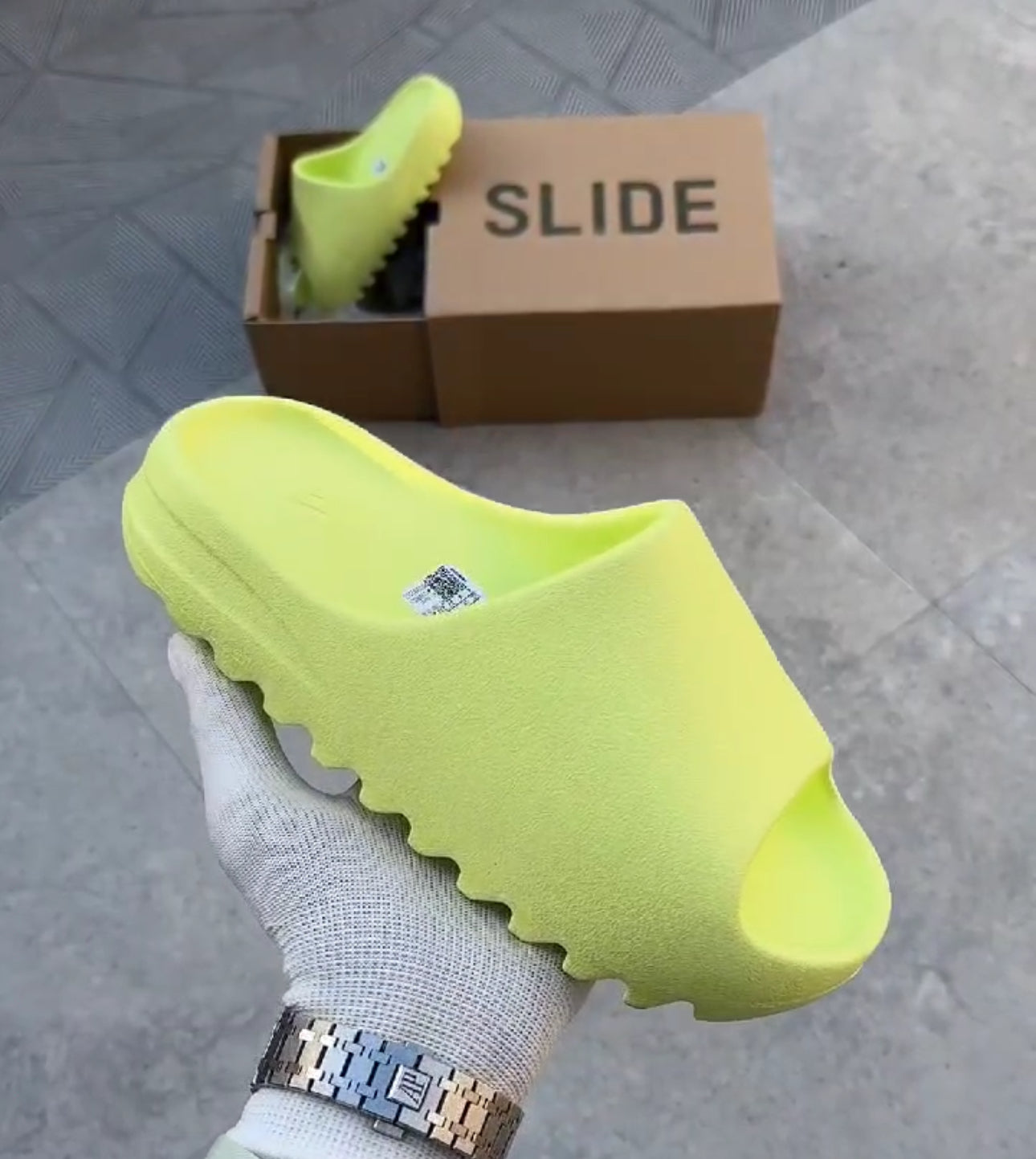 Yeezy slide 'Green Glow' {UA}