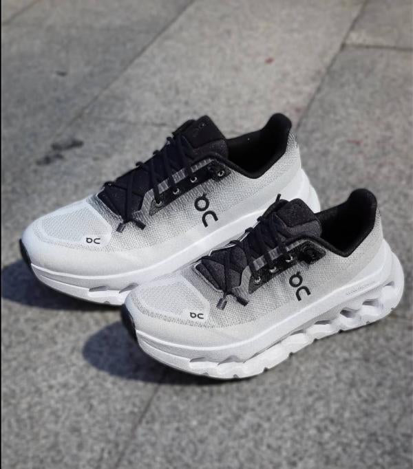 ON CLOUD TILT 2.0 BLACK IVORY