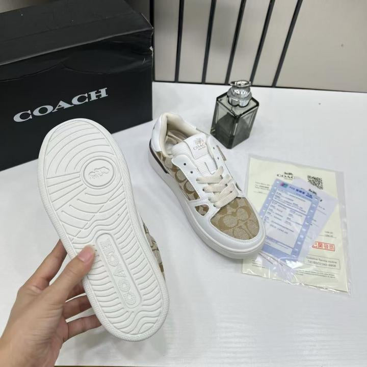 Coach Clip Court Sneaker White signature canvas