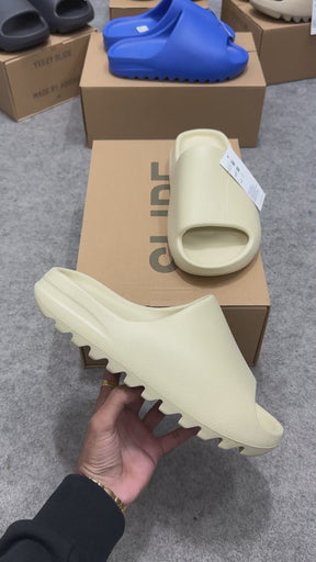 Yeezy slide 'BONE' (UA)